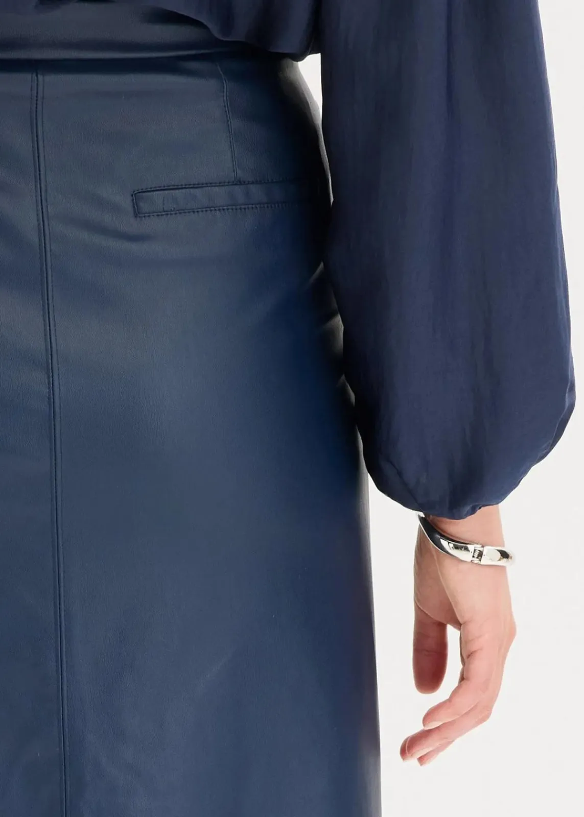 bonprix Bekleidung·Sportbekleidung|Röcke|Lederimitat Midi-Wickelrock dunkelblau