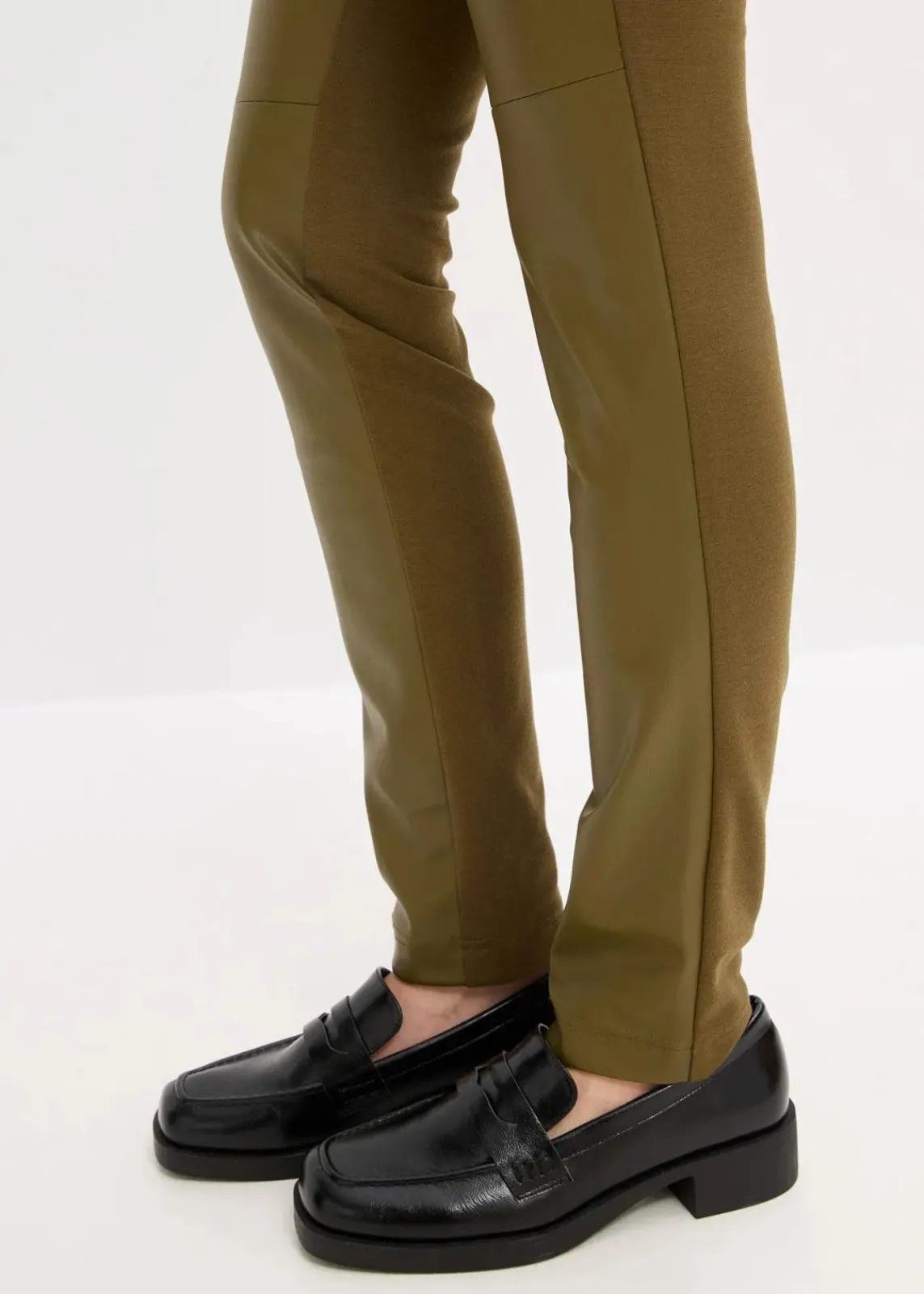 Lederimitat-Hose im Punto di Roma Mix|bonprix