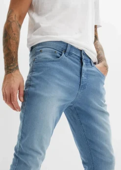 Leichte Slim-Fit-Jeans, Straight|bonprix Hot