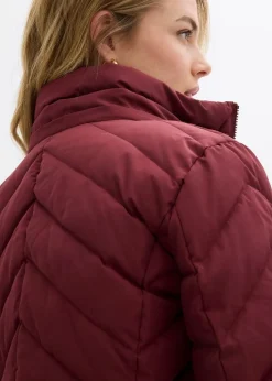 bonprix Jacken & Mäntel|Bekleidung·Hosen|Leichte Steppjacke mit abnehmbarer Kapuze dunkelbeere