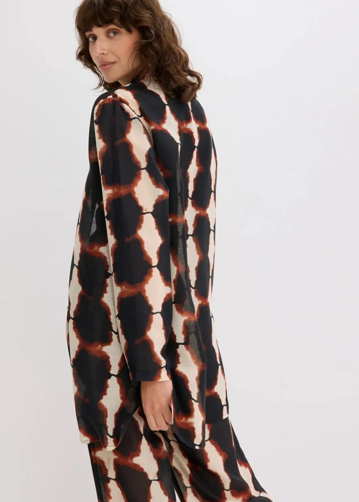 bonprix Zweiteiler & Sets|Blusen & Tuniken|Longbluse mit Batik-Print schwarz/beige bedruckt