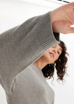 Long-Feinstrickpullover mit Seitenschlitzen aus Viskose-Mix|bonprix Discount