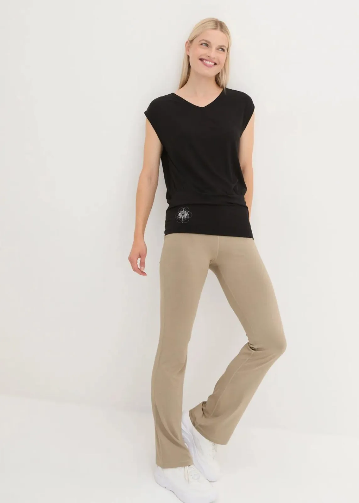 Loungewear-Shirt mit weitem Bund|bonprix Discount