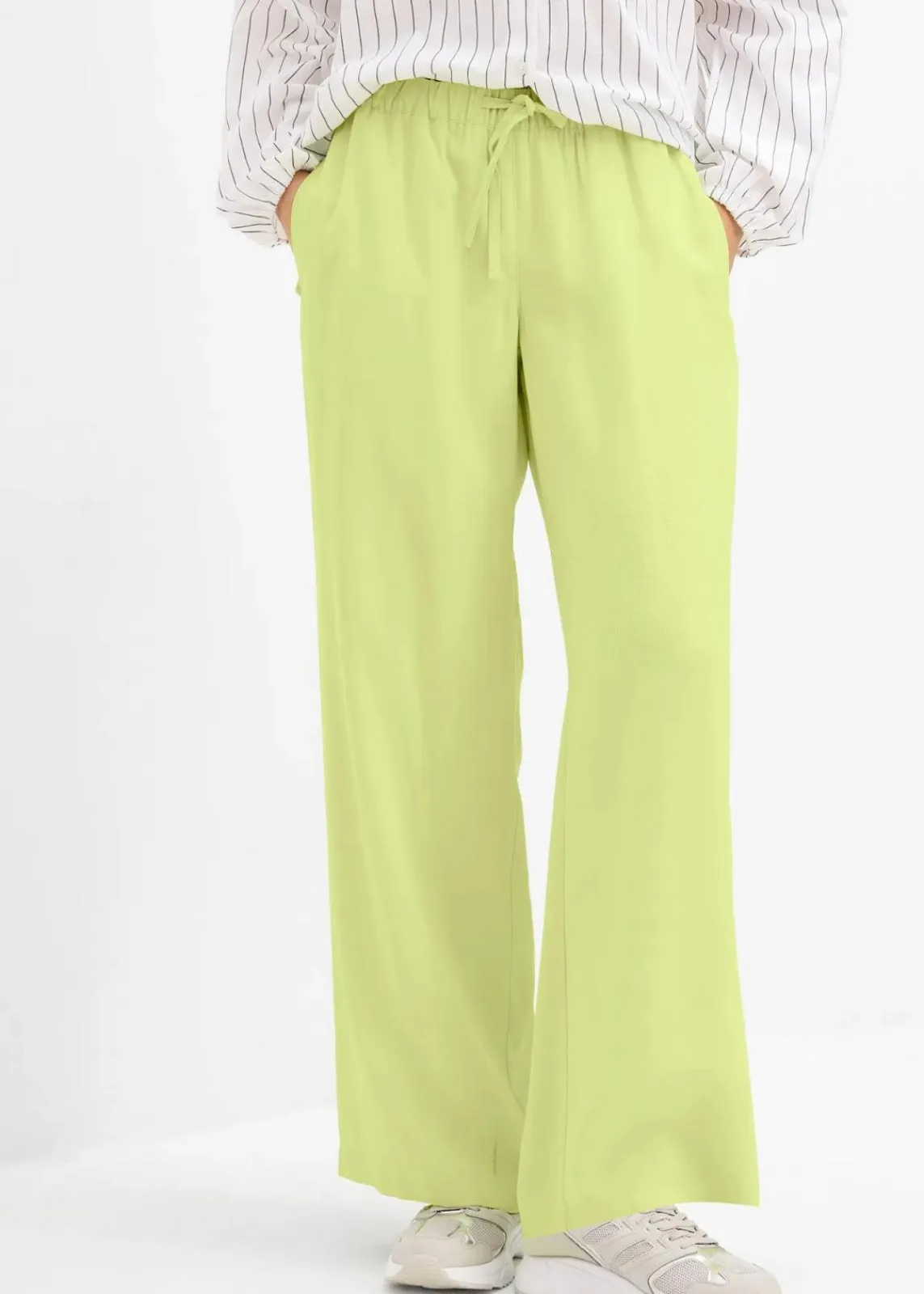 bonprix Bekleidung·Kleider|Hosen|Marlenehose aus fließender Viskose mintgrün