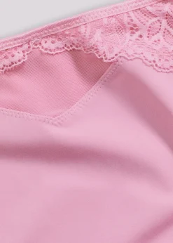 bonprix Nachhaltigere Materialien|Höschen|Maxislip mit zarter Spitze blütenpink