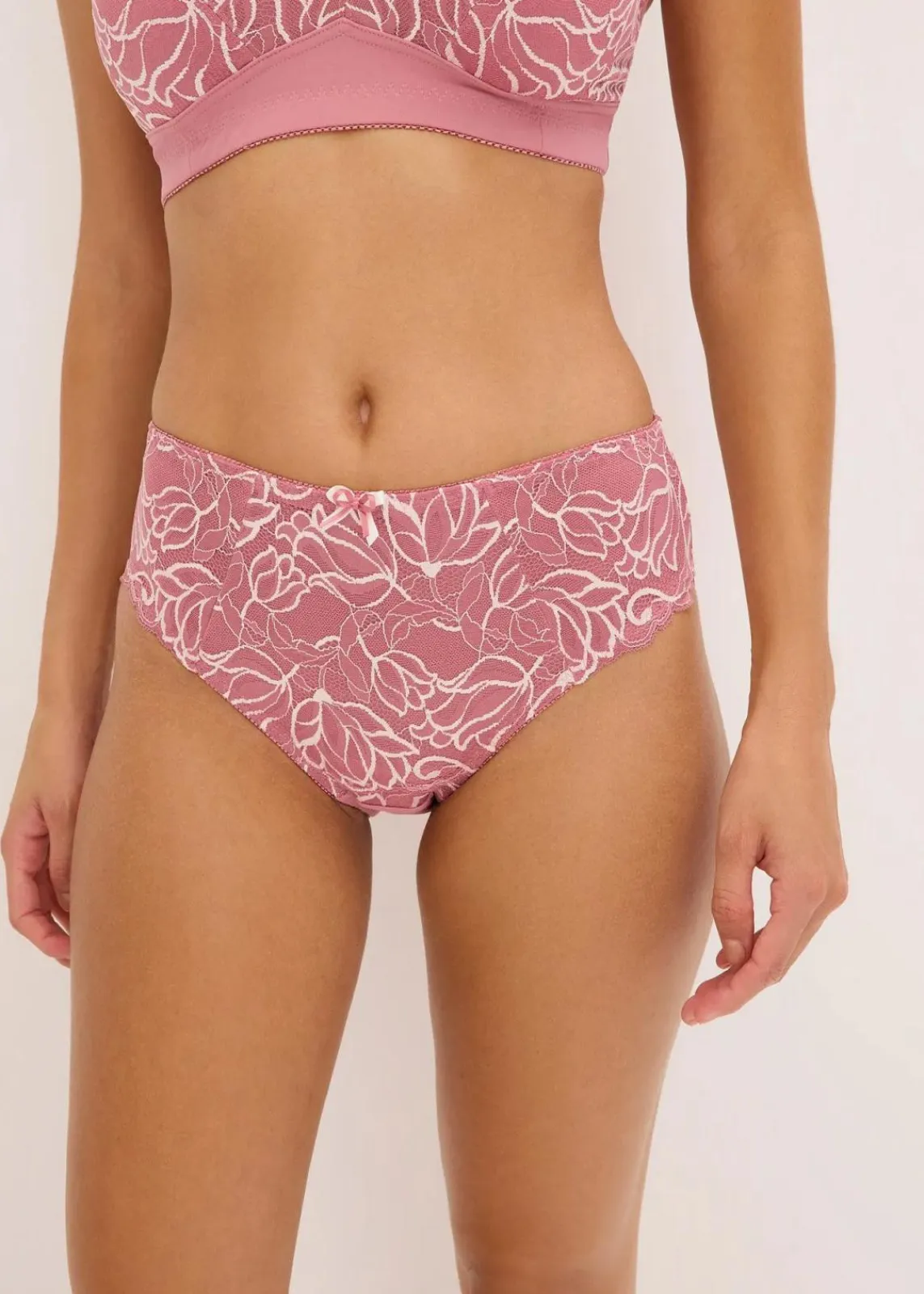 bonprix Wäsche·Dessous|Wäsche·Höschen|Maxislip mit zarter Spitze beerensorbet/wollweiß