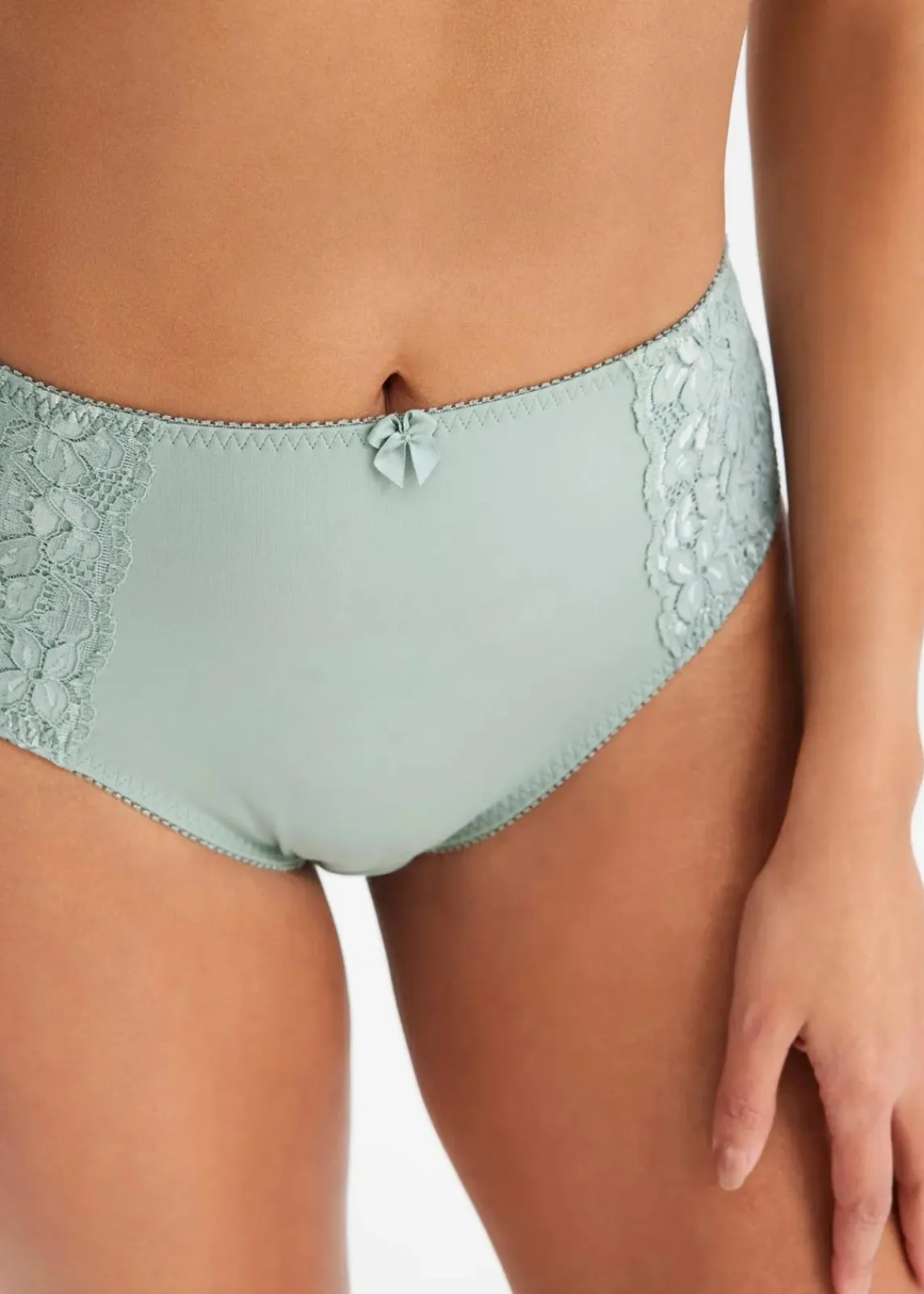 bonprix Nachhaltigere Materialien|Höschen|Maxislip mit zarter Spitze (2er Pack) graugrün