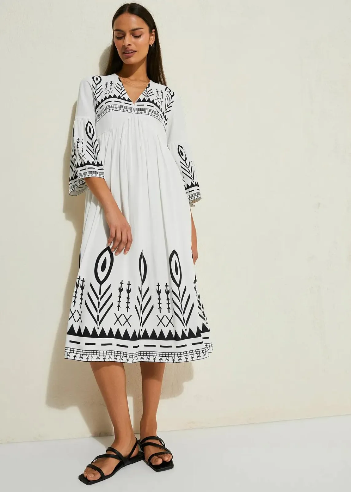 Midikleid aus fließender Viskose|bonprix Hot