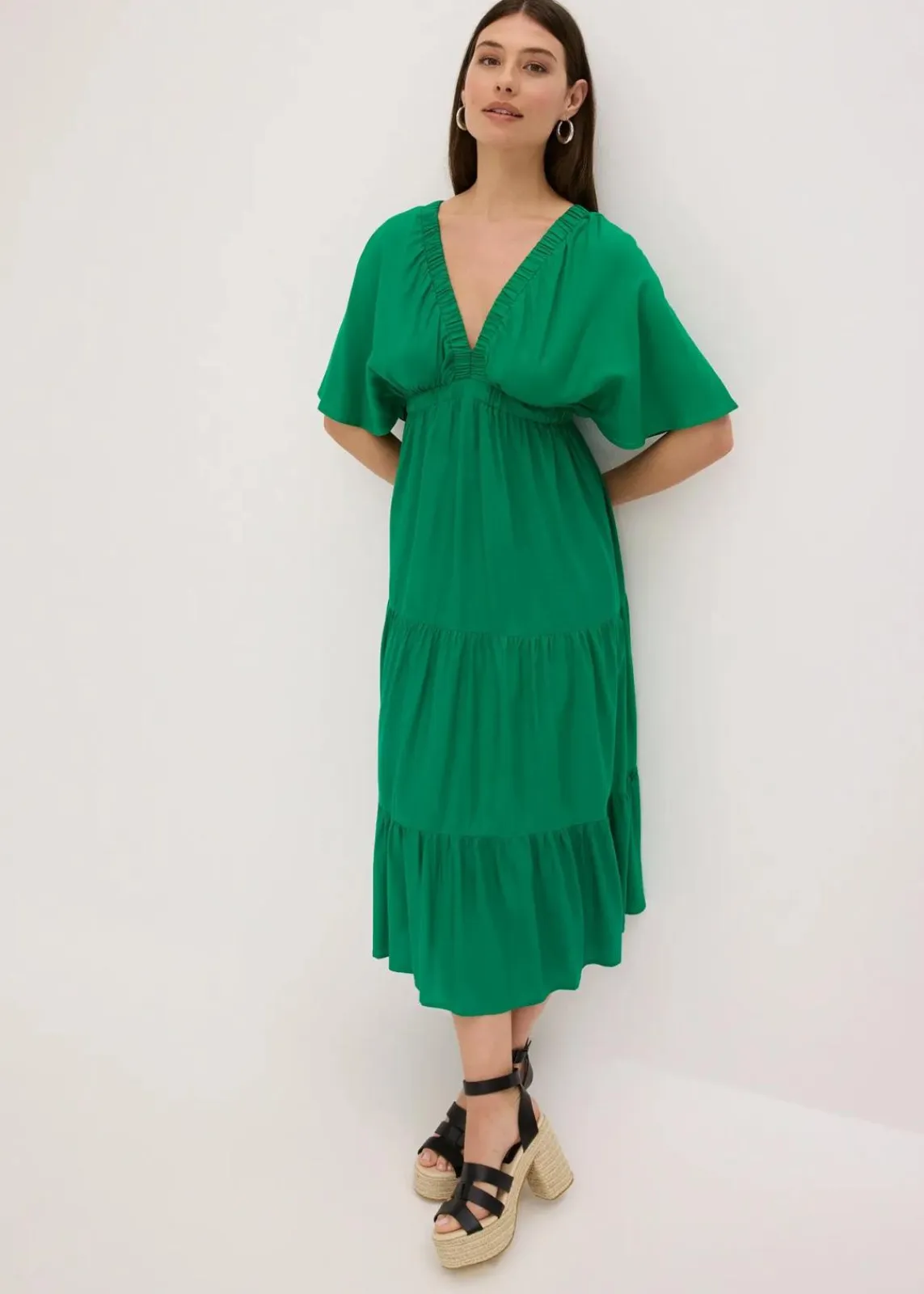 bonprix Bekleidung·Pullover & Strickjacken|Kleider|Midikleid aus fließender Viskose grün