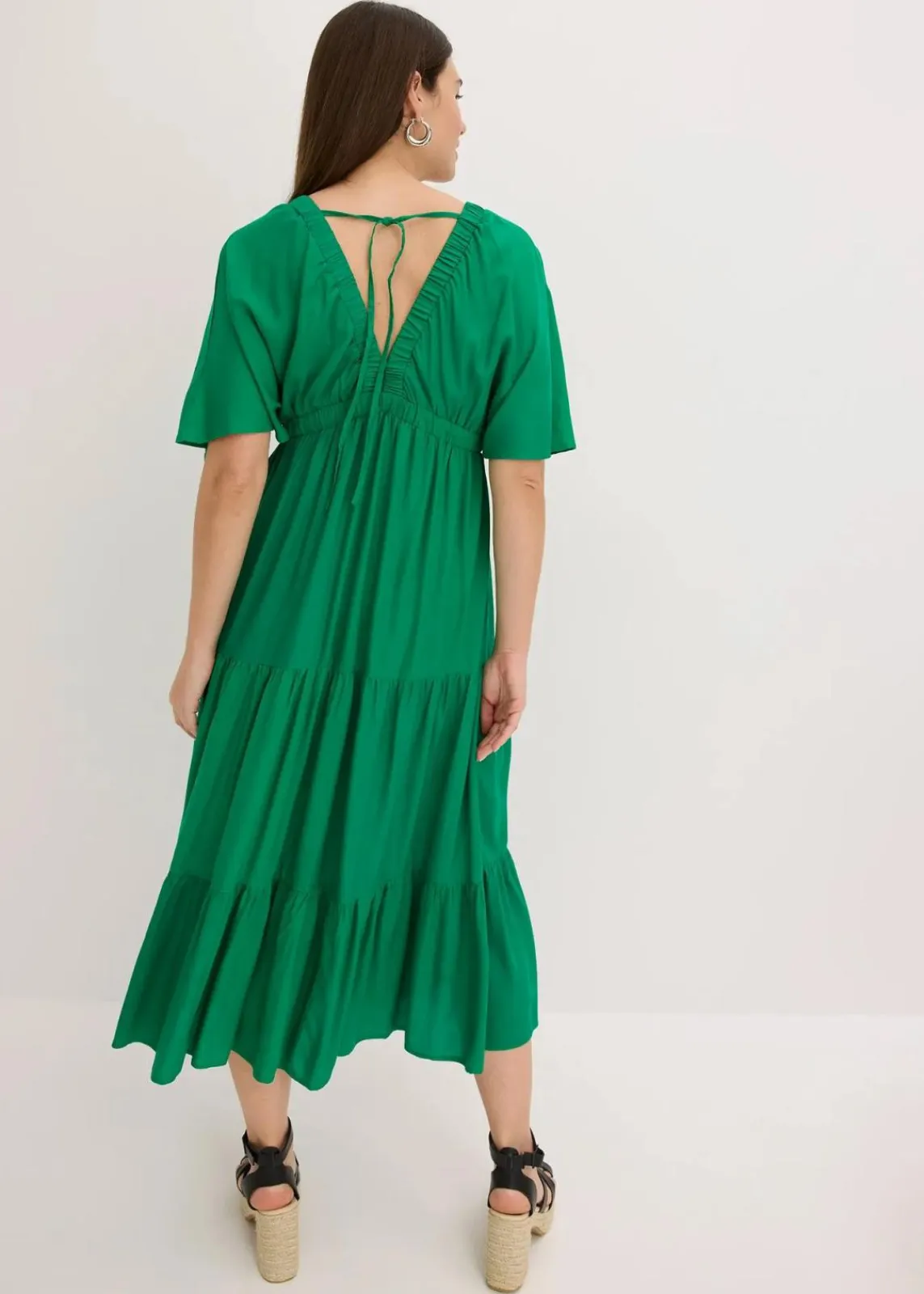 bonprix Bekleidung·Pullover & Strickjacken|Kleider|Midikleid aus fließender Viskose grün