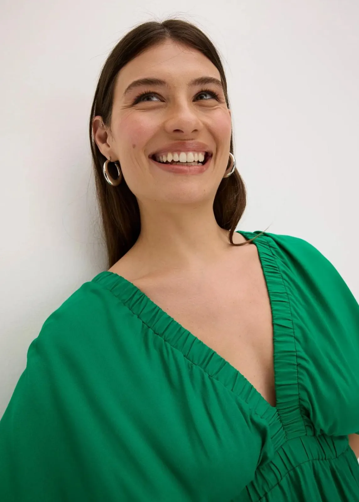 bonprix Bekleidung·Pullover & Strickjacken|Kleider|Midikleid aus fließender Viskose grün