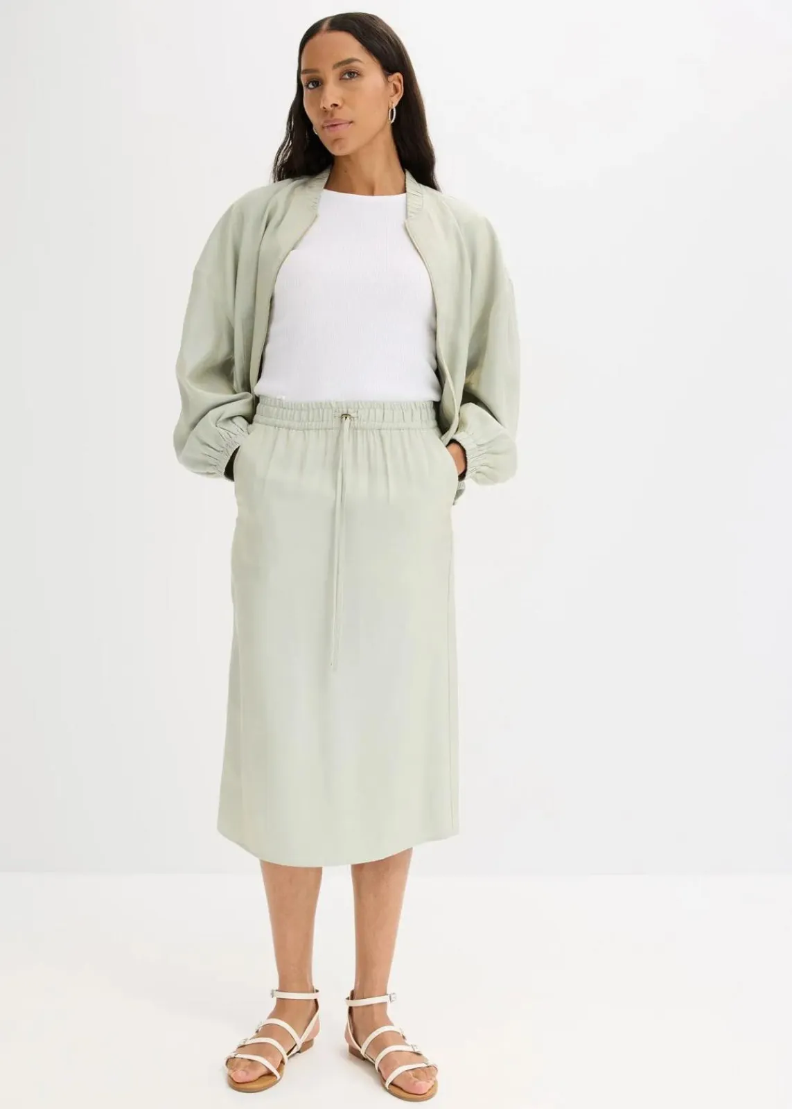 bonprix Bekleidung·Sportbekleidung|Zweiteiler & Sets|Midirock aus glänzendem Satin mint/gold