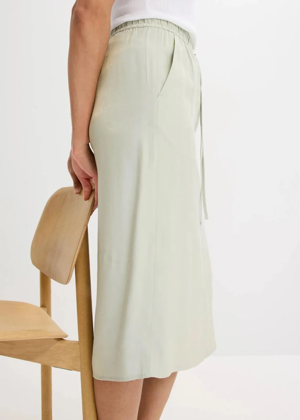 bonprix Bekleidung·Sportbekleidung|Zweiteiler & Sets|Midirock aus glänzendem Satin mint/gold