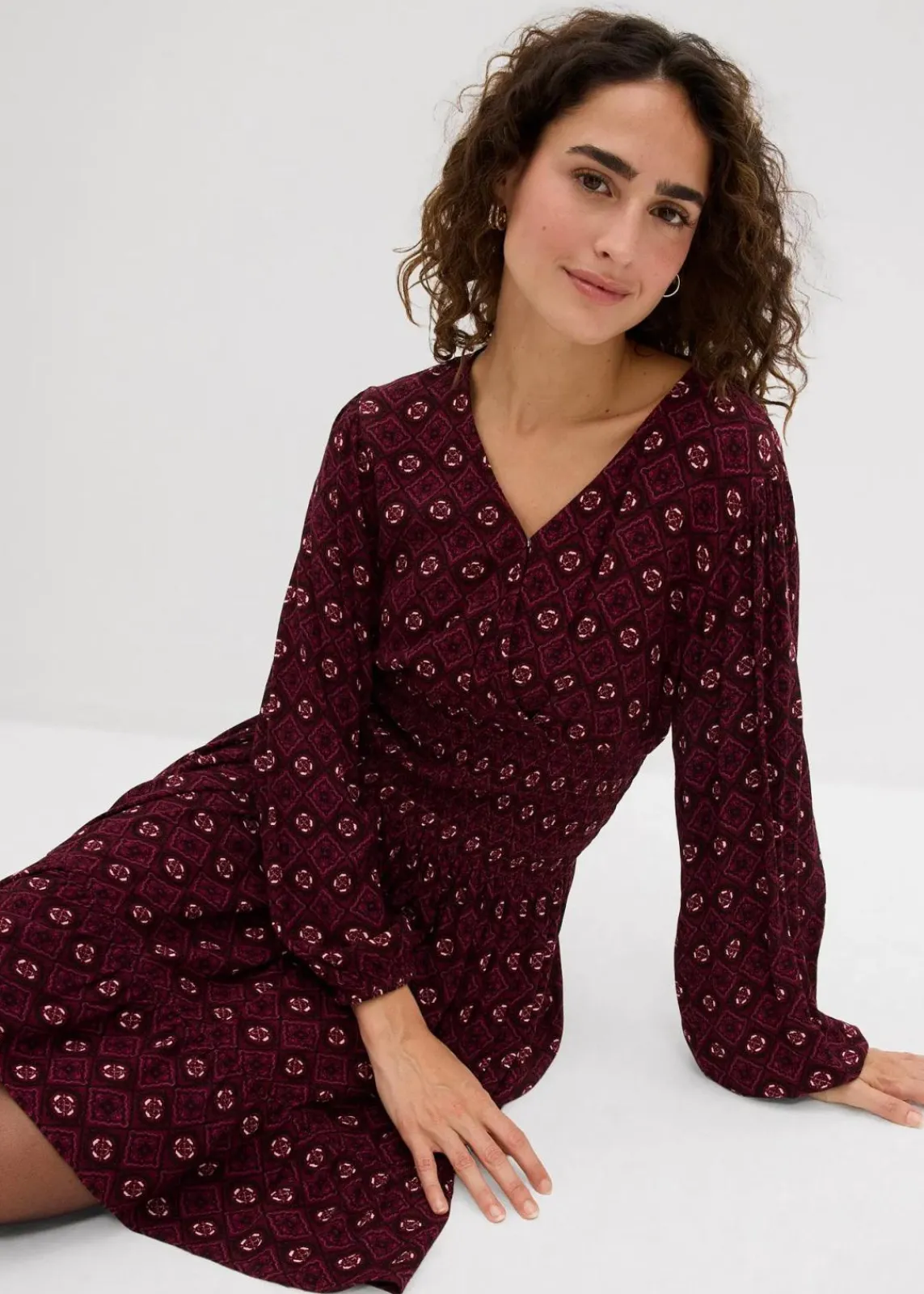 bonprix Kleider|Nachhaltigere Materialien|Minikleid aus fließender Viskose weinrot