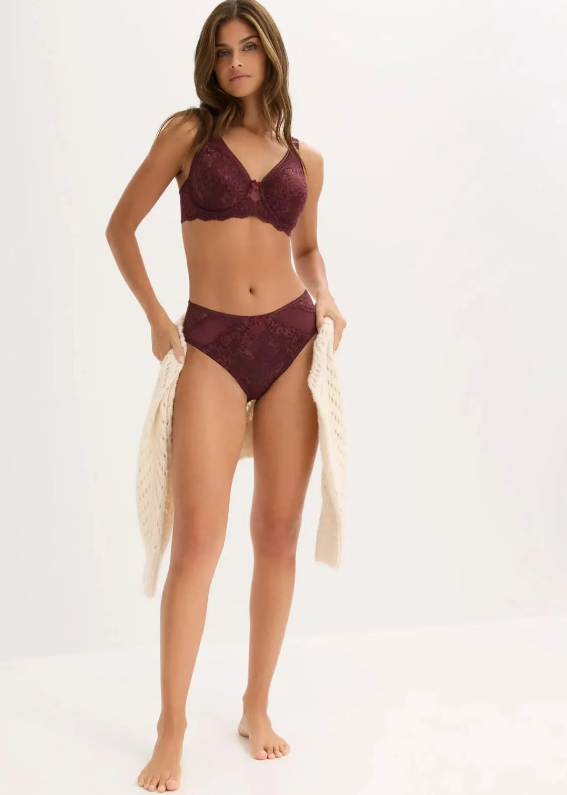 bonprix Wäsche·Dessous|Wäsche·Große Cups D-H|Minimizer-BH mit gepolsterten Trägern weinrot