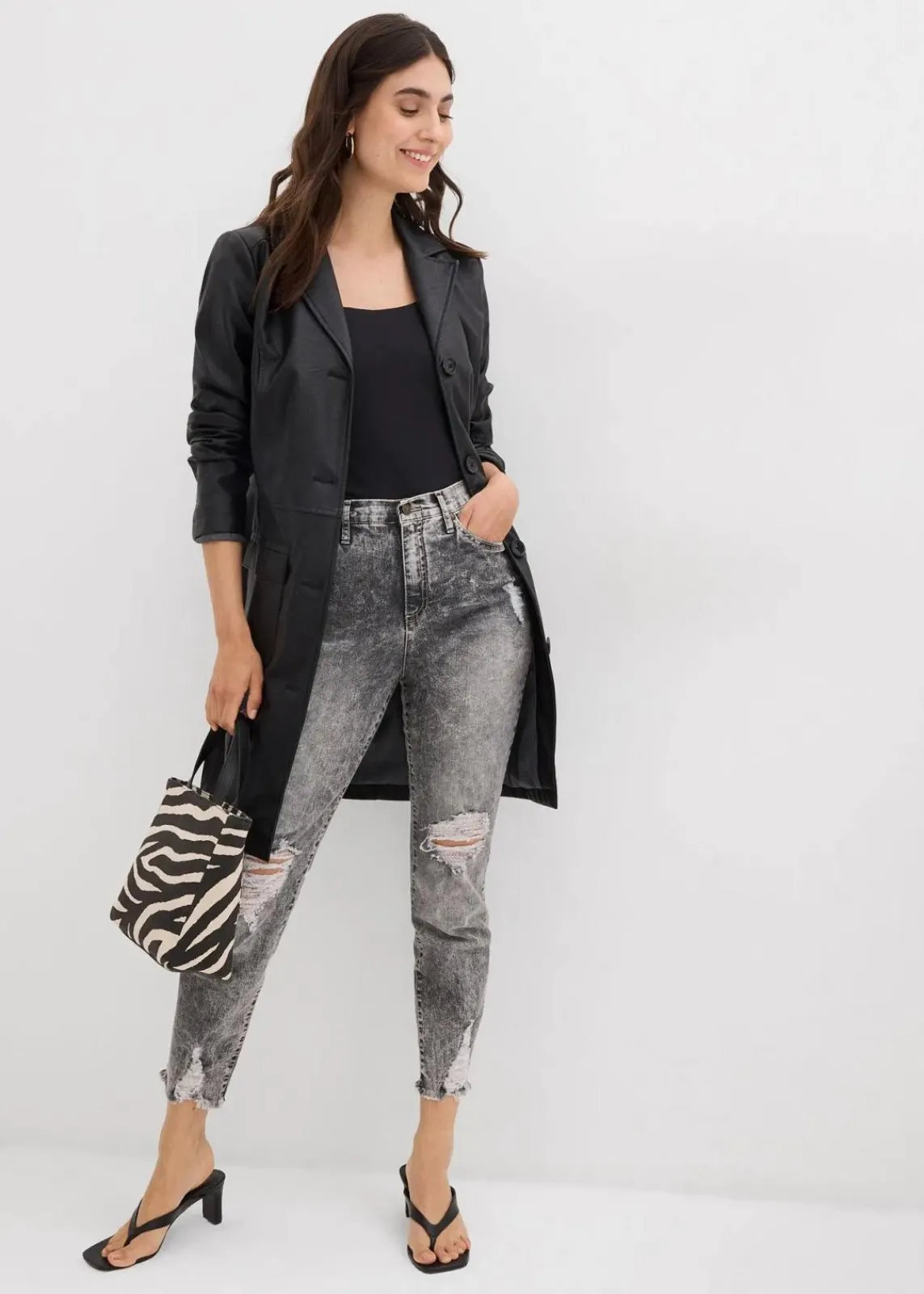 Mom-Jeans High Waist mit Destroy-Effekten|bonprix New