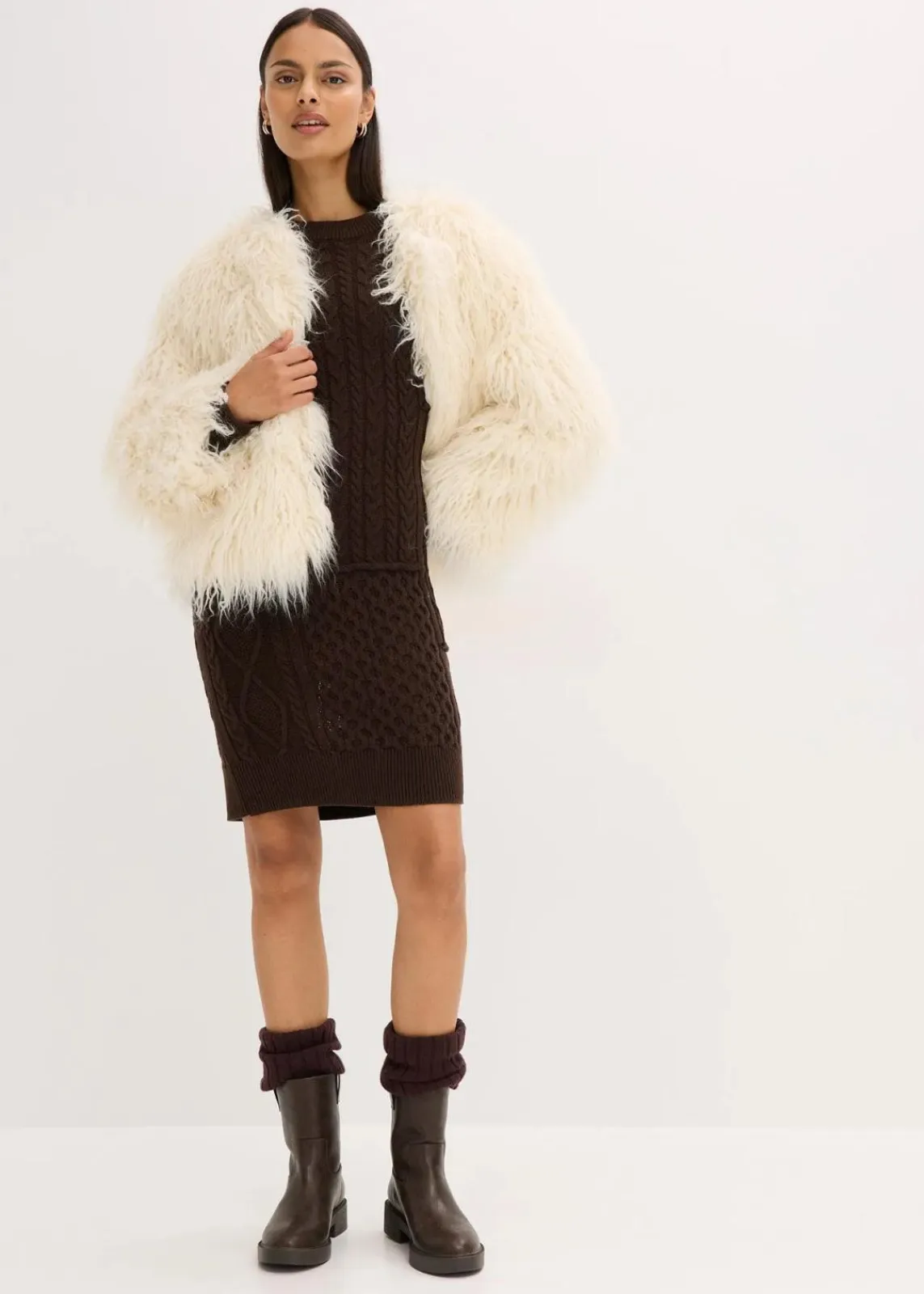 bonprix Bekleidung·Hosen|Jacken & Mäntel|Oversize Fellimitat-Jacke perlweiß