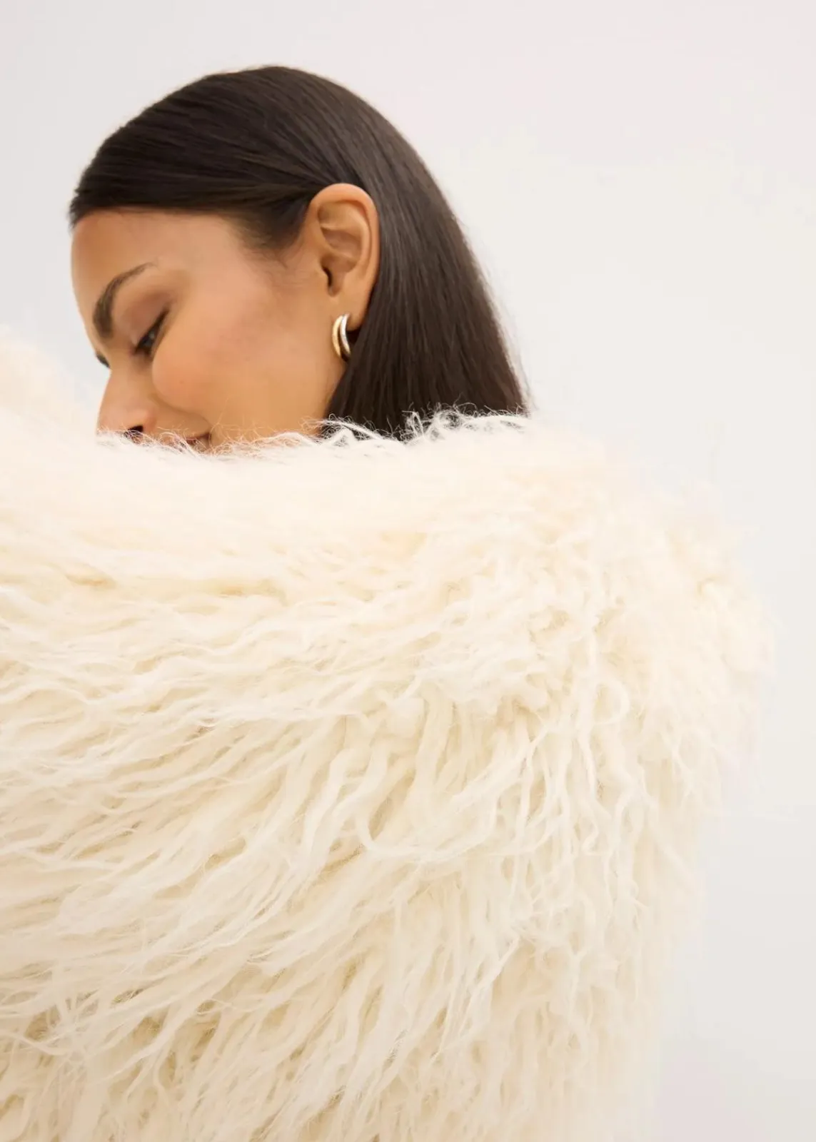 bonprix Bekleidung·Hosen|Jacken & Mäntel|Oversize Fellimitat-Jacke perlweiß