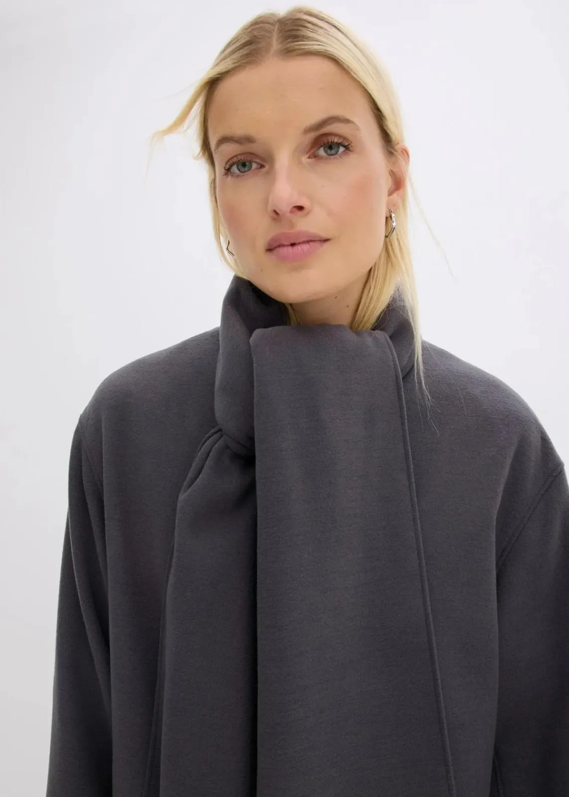 Oversize-Mantel mit zwei dezenten Nahttaschen|bonprix Online