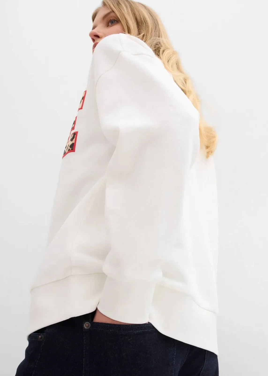 bonprix Bekleidung·Blusen & Tuniken|Nachhaltigere Materialien|Oversize-Sweatshirt aus reiner Bio-Baumwolle wollweiß leo