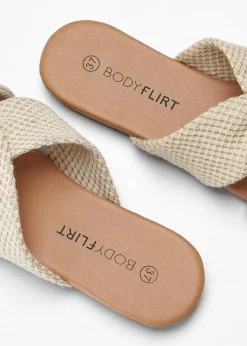bonprix Sommerschuhe|Pantoletten mit Knoten beige