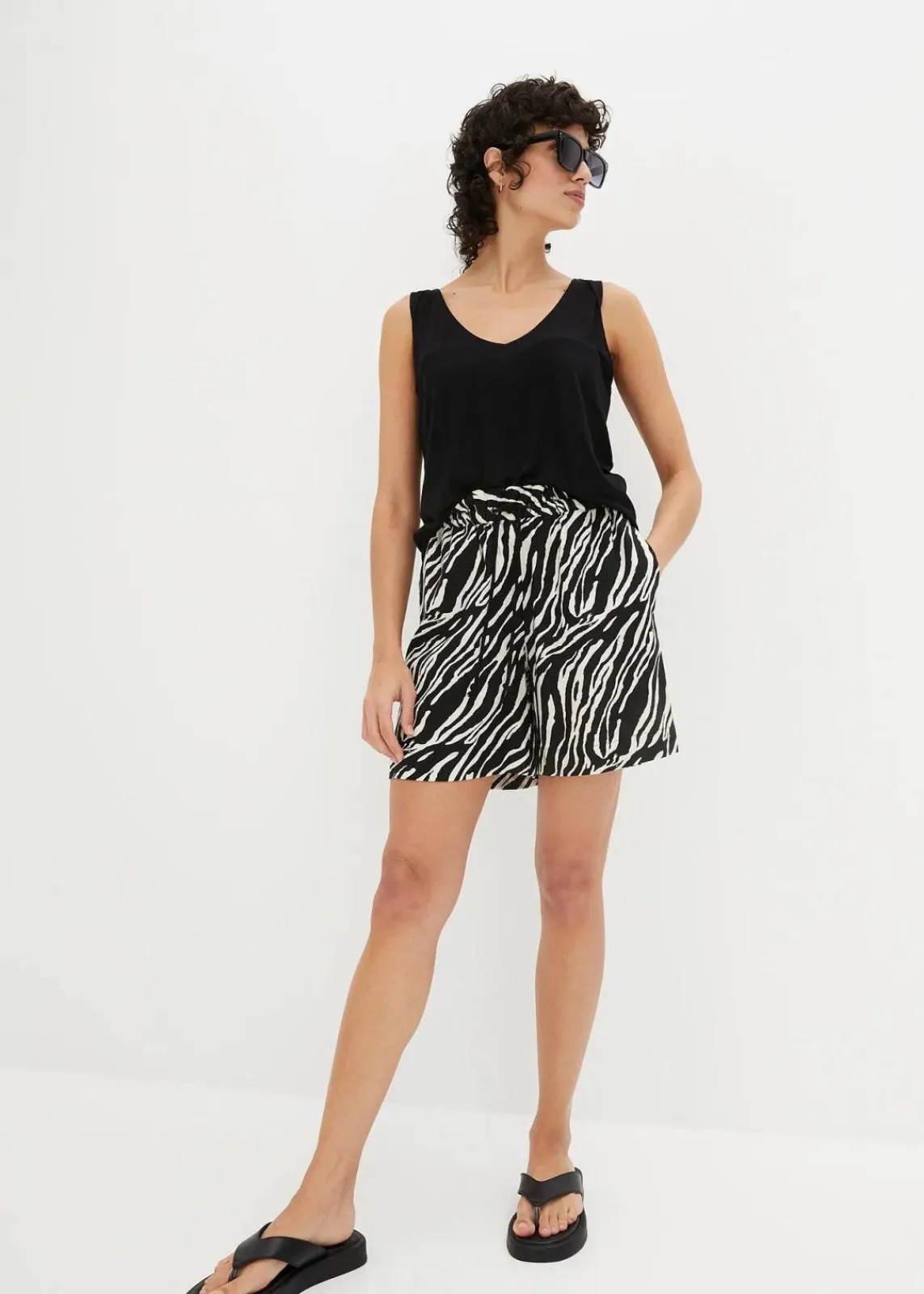 bonprix Bekleidung·Outdoorbekleidung|Bekleidung·Kleider|Paperbag Shorts mit Schnürung schwarz/natur zebra bedruckt