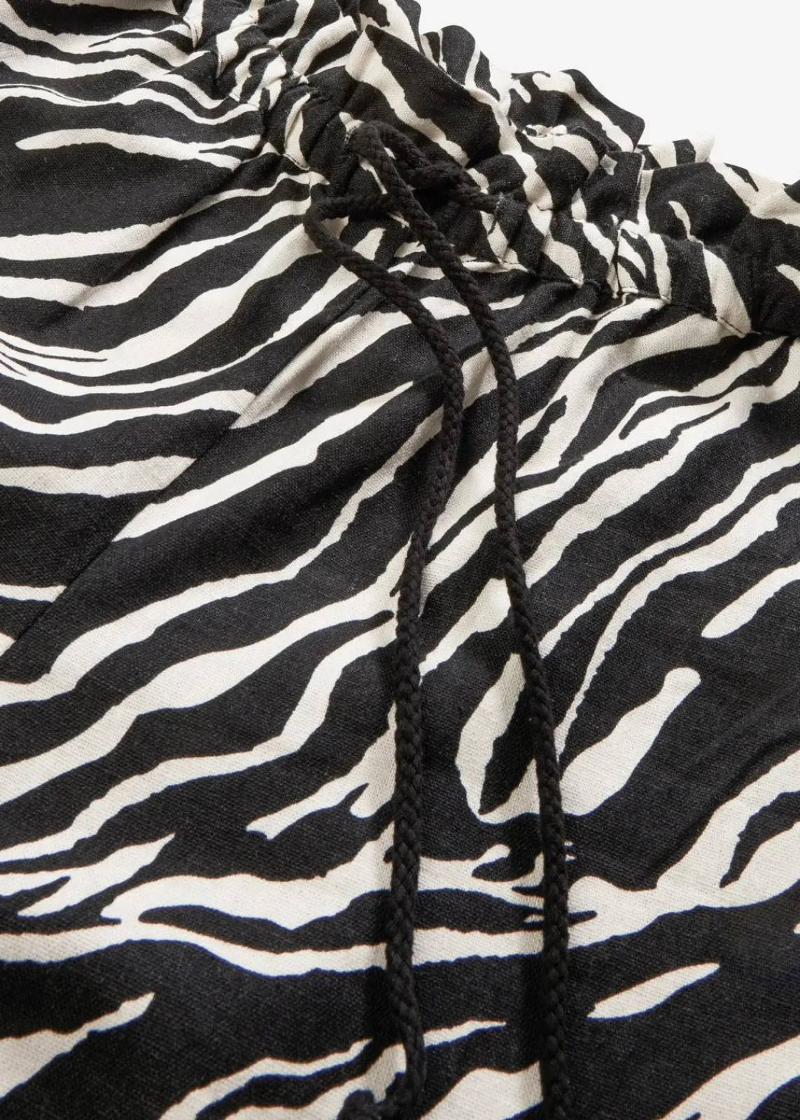 bonprix Bekleidung·Outdoorbekleidung|Bekleidung·Kleider|Paperbag Shorts mit Schnürung schwarz/natur zebra bedruckt