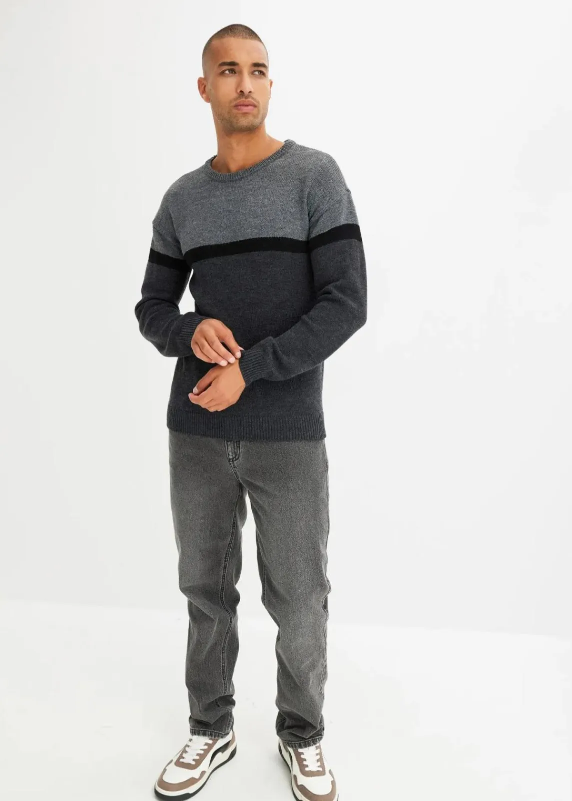 pflegeleichter Rundhalspullover im Colourblocking-Design|bonprix Online