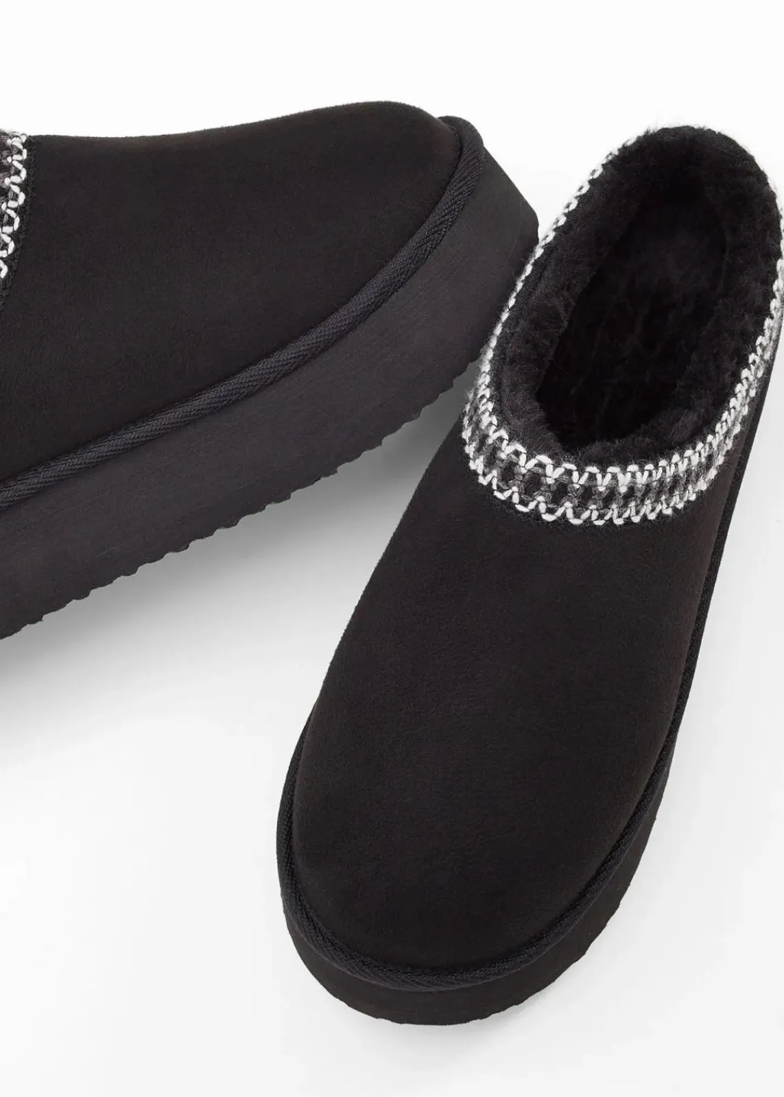 bonprix Hausschuhe|Gefütterte Winterschuhe|Plateau-Boots schwarz