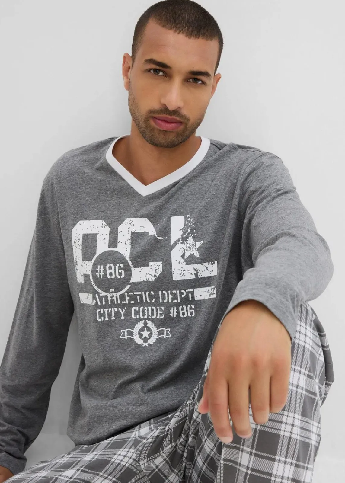 bonprix Pyjamas|Große Größen|Pyjama mit Baumwolle und langen Ärmeln grau meliert/weiß