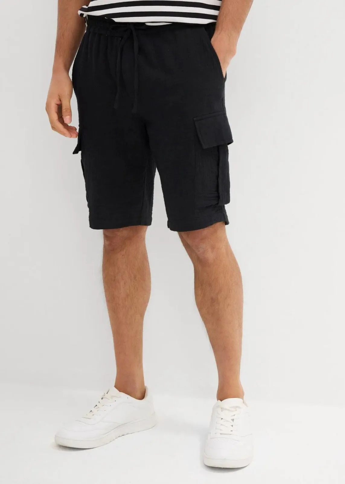 bonprix Hosen|Shorts|Regular Fit Bermuda aus luftigem Musselin schwarz