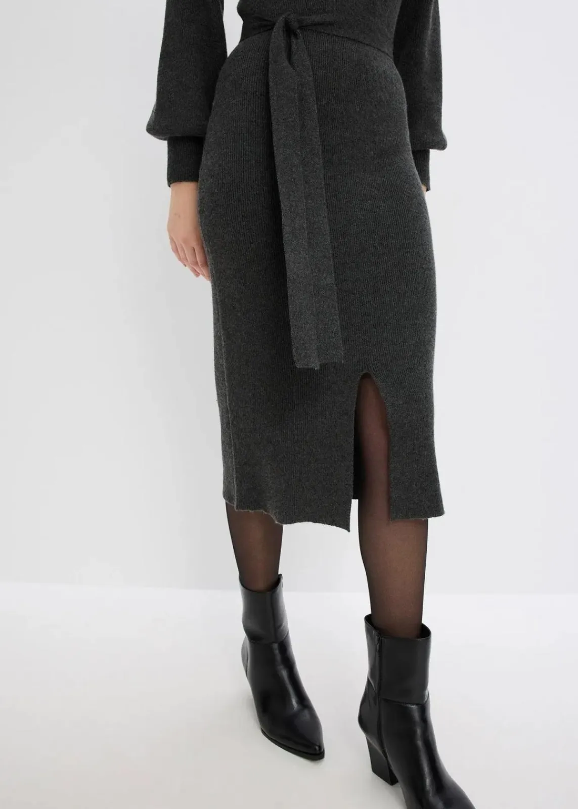 Ripp-Strickkleid aus fließendem Viskose-Mix|bonprix Outlet