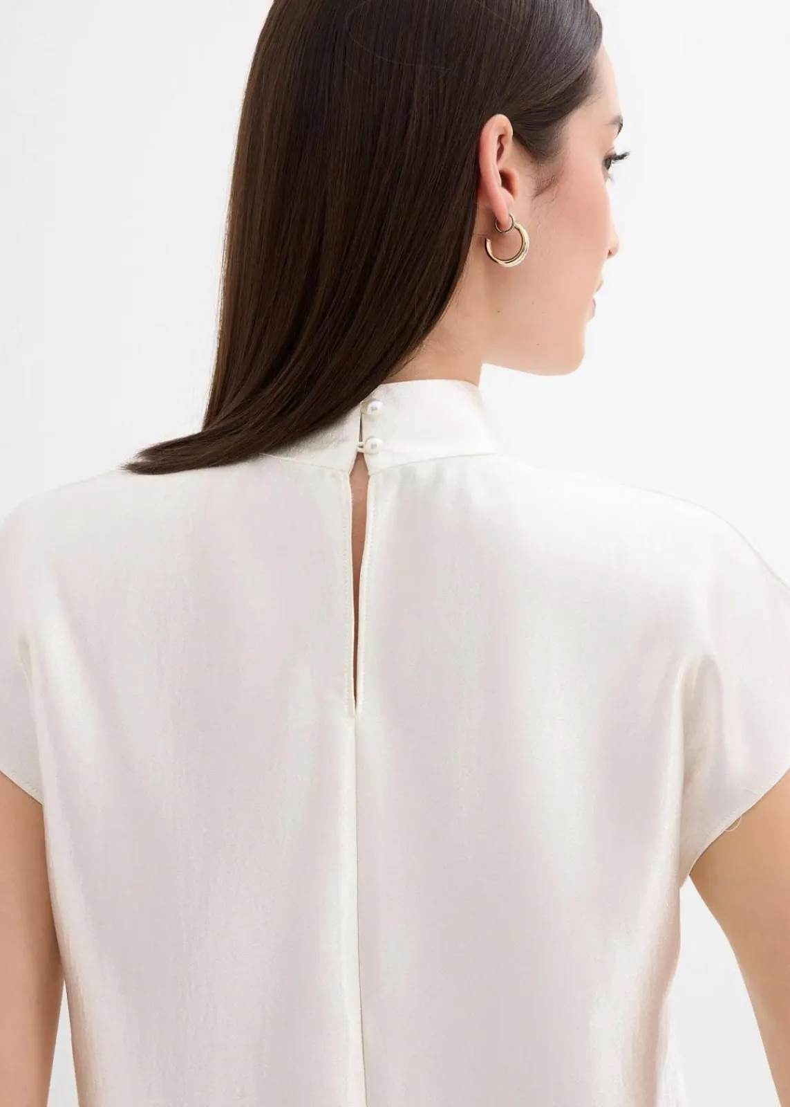 bonprix Bekleidung·Jacken & Mäntel|Blusen & Tuniken|Satin Blusentop mit halbhohem Kragen perlweiß