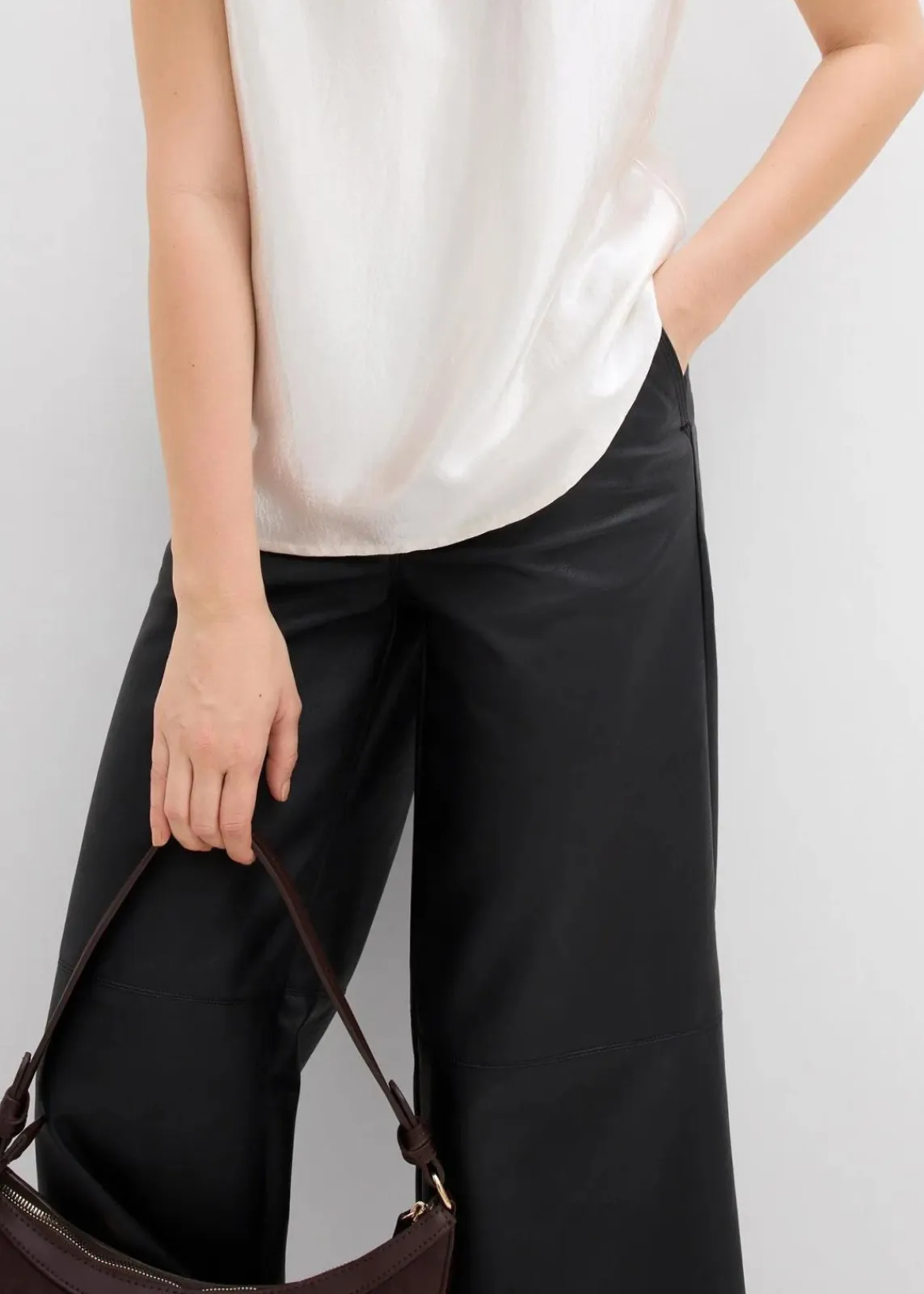 bonprix Bekleidung·Jacken & Mäntel|Blusen & Tuniken|Satin Blusentop mit halbhohem Kragen perlweiß