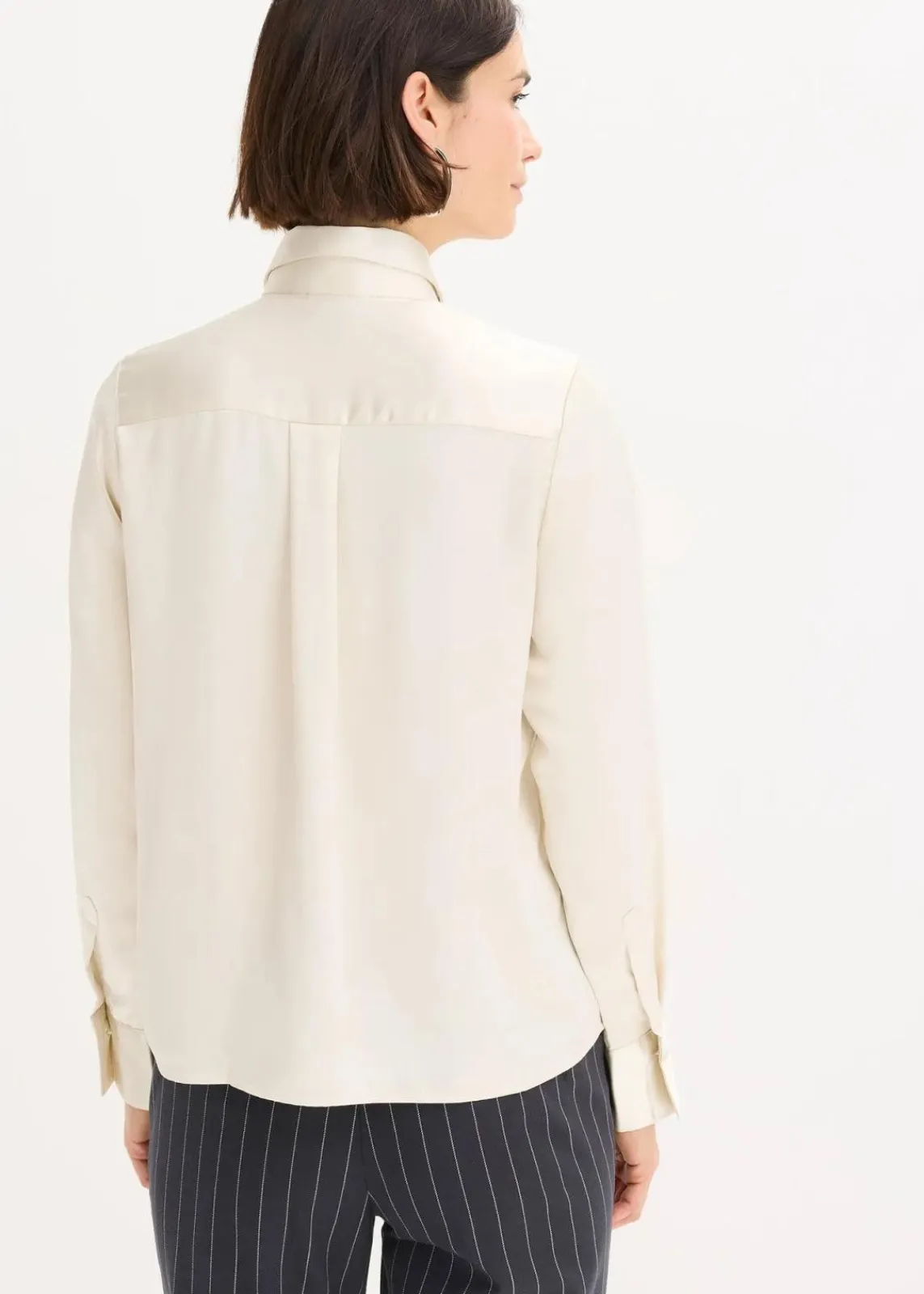 bonprix Blusen & Tuniken|Bekleidung·Jacken & Mäntel|Satinbluse mit abnehmbarer Krawatte (2-tlg.) naturbeige