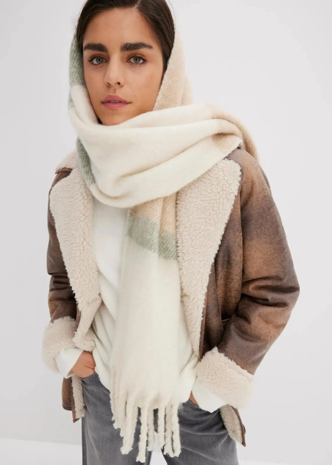 bonprix Schals & Tücher|Schuhe & Accessoires In Spezialgrößen·Tücher & Ponchos|Schal beige/sesam/moosgrün gestreift