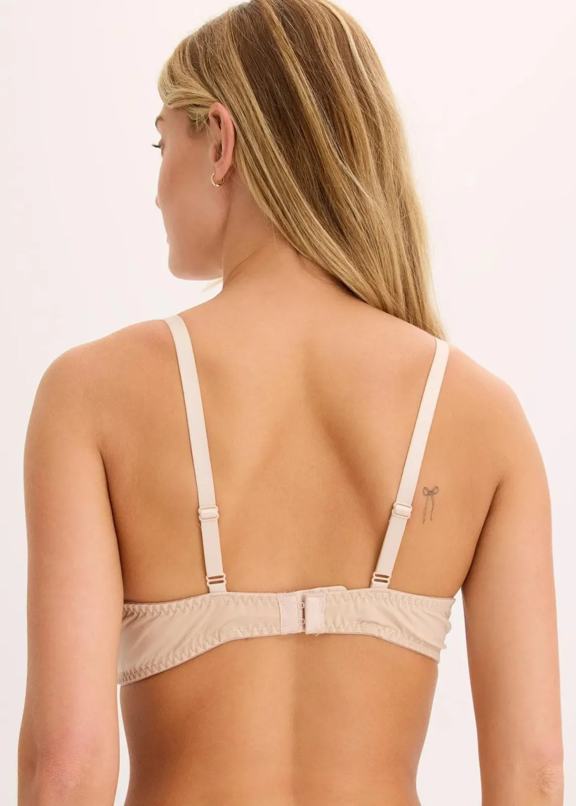 Schalen-BH mit blumiger Stickerei|bonprix