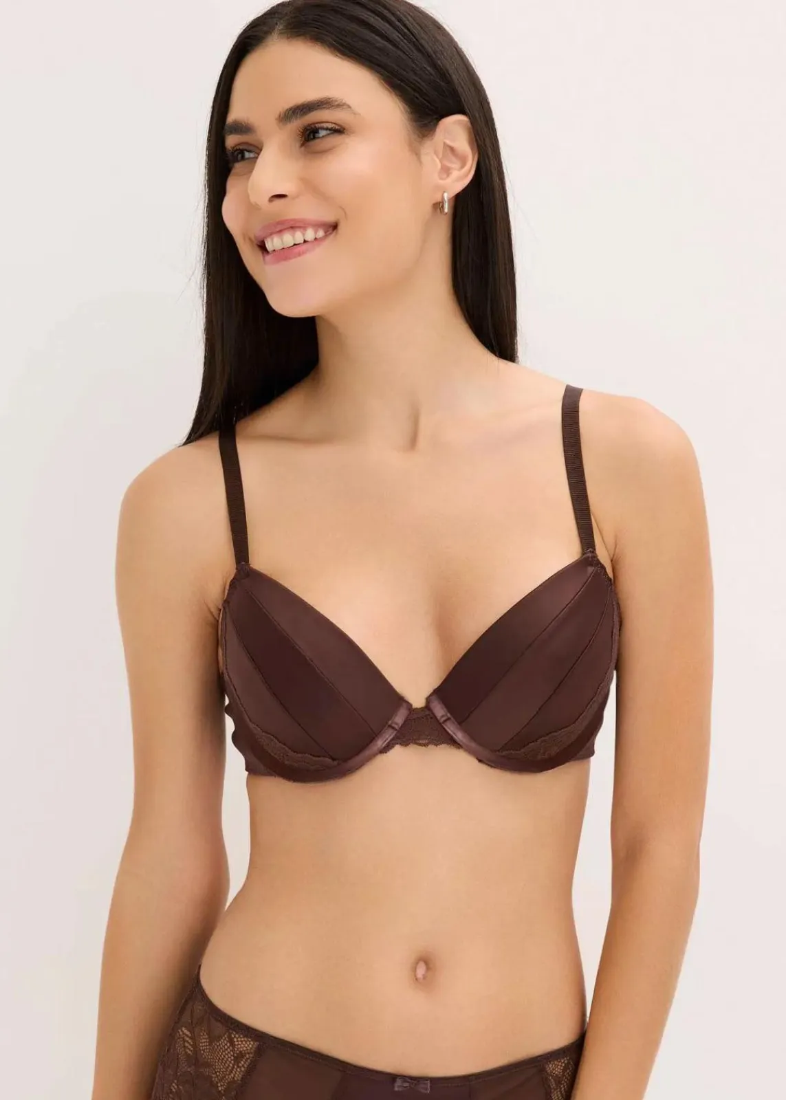 Schalen-BH mit edlem Glanzeffekt|bonprix