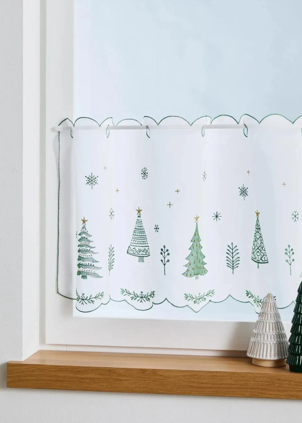 bonprix Scheibengardinen|Weihnachtsdeko & -Textilien·Gardinen|Scheibengardine mit Tannenbaum Stickerei weiß/grün