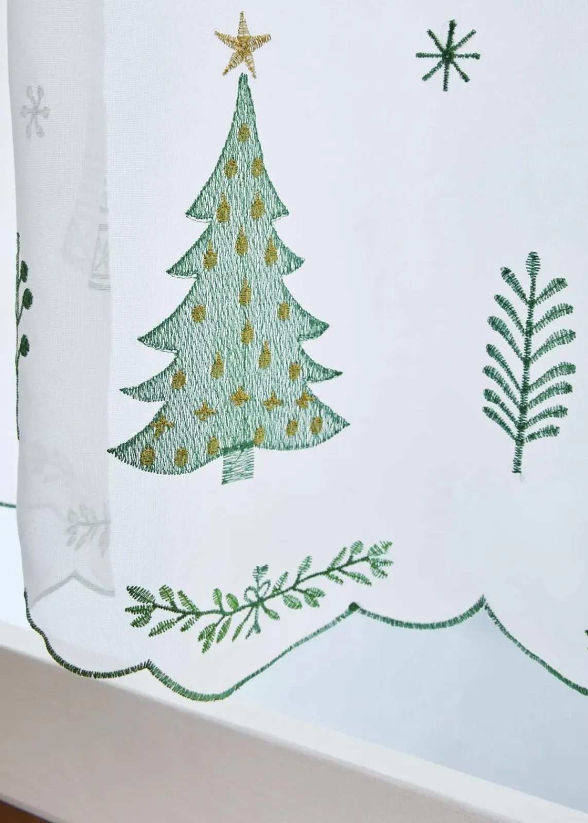 bonprix Scheibengardinen|Weihnachtsdeko & -Textilien·Gardinen|Scheibengardine mit Tannenbaum Stickerei weiß/grün