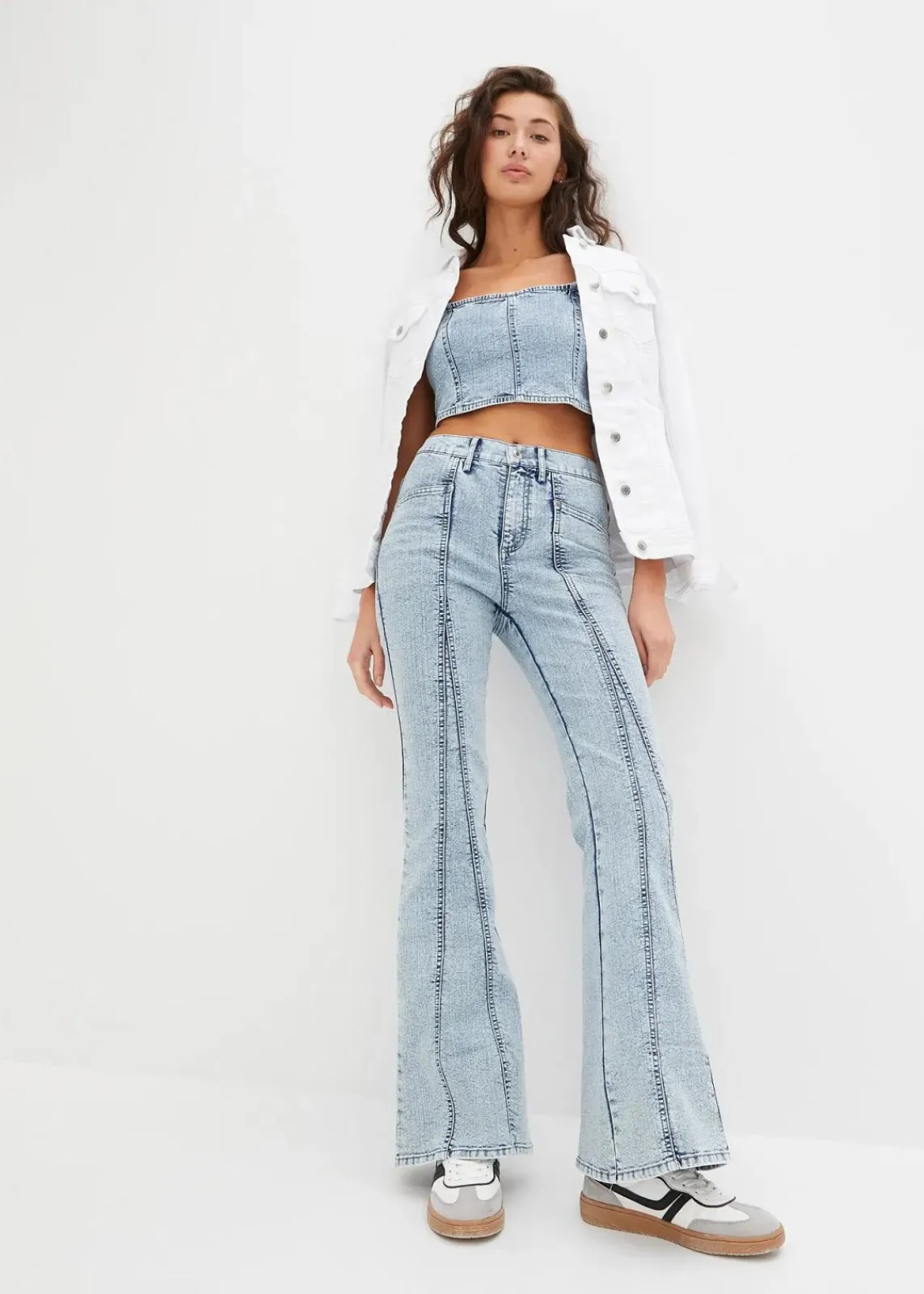 bonprix Bekleidung·Shirts & Tops|Jeans|Schlagjeans High Waist eisblau denim