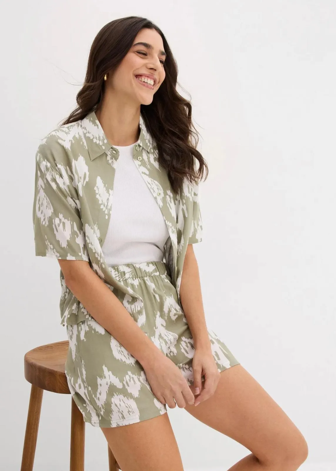 Schlupf-Shorts aus fließender Viskose|bonprix Sale