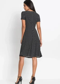 bonprix Nachhaltigere Materialien|Kleider|Shirtkleid schwarz/weiß gepunktet