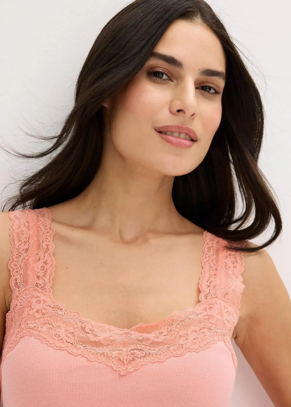 bonprix Wäsche·Nachtwäsche|Nachtwäsche|Shorty mit zartem Spitzenbesatz antikrosa