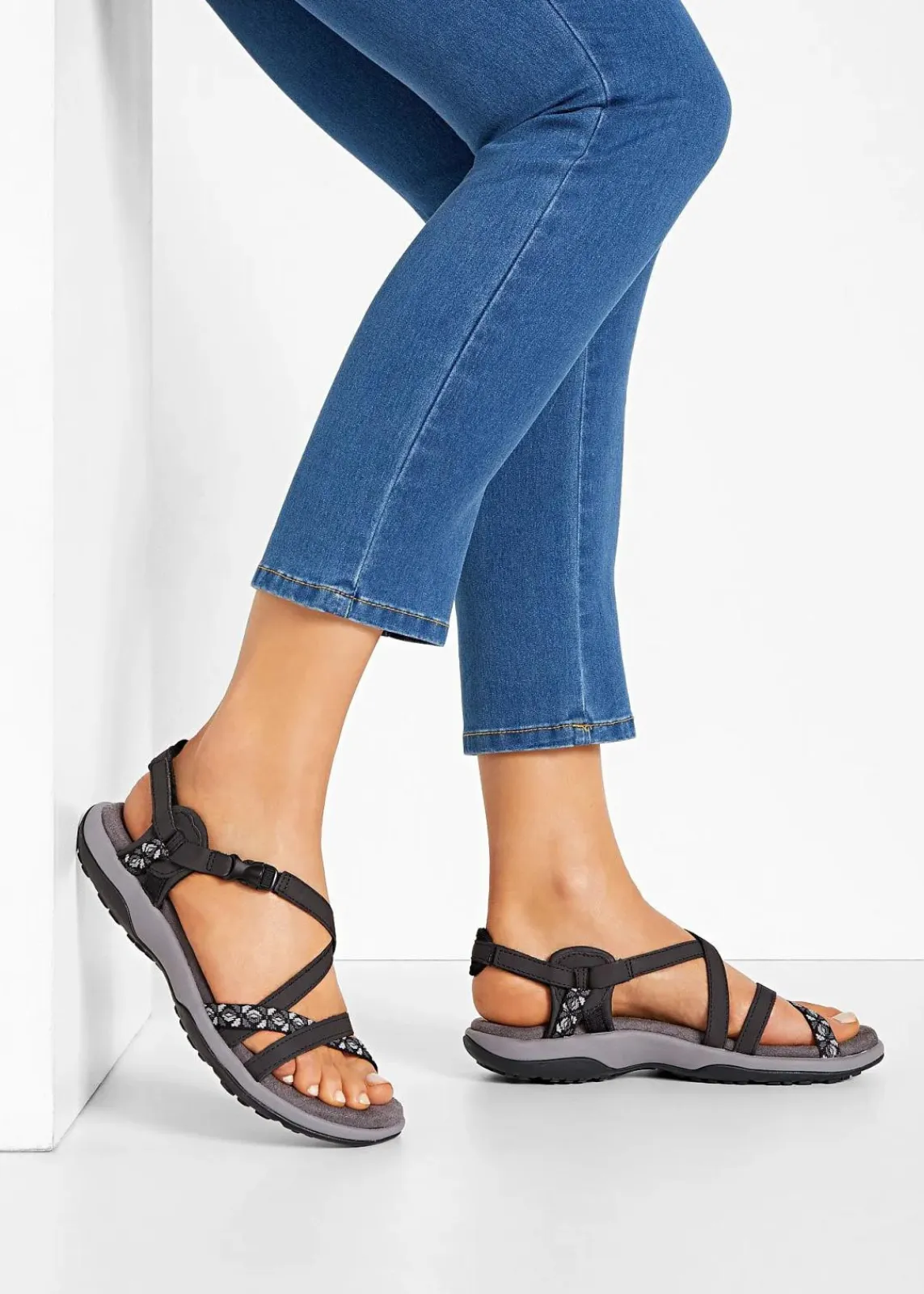 Skechers High Heels|Sommerschuhe|Trekkingsandalen schwarz