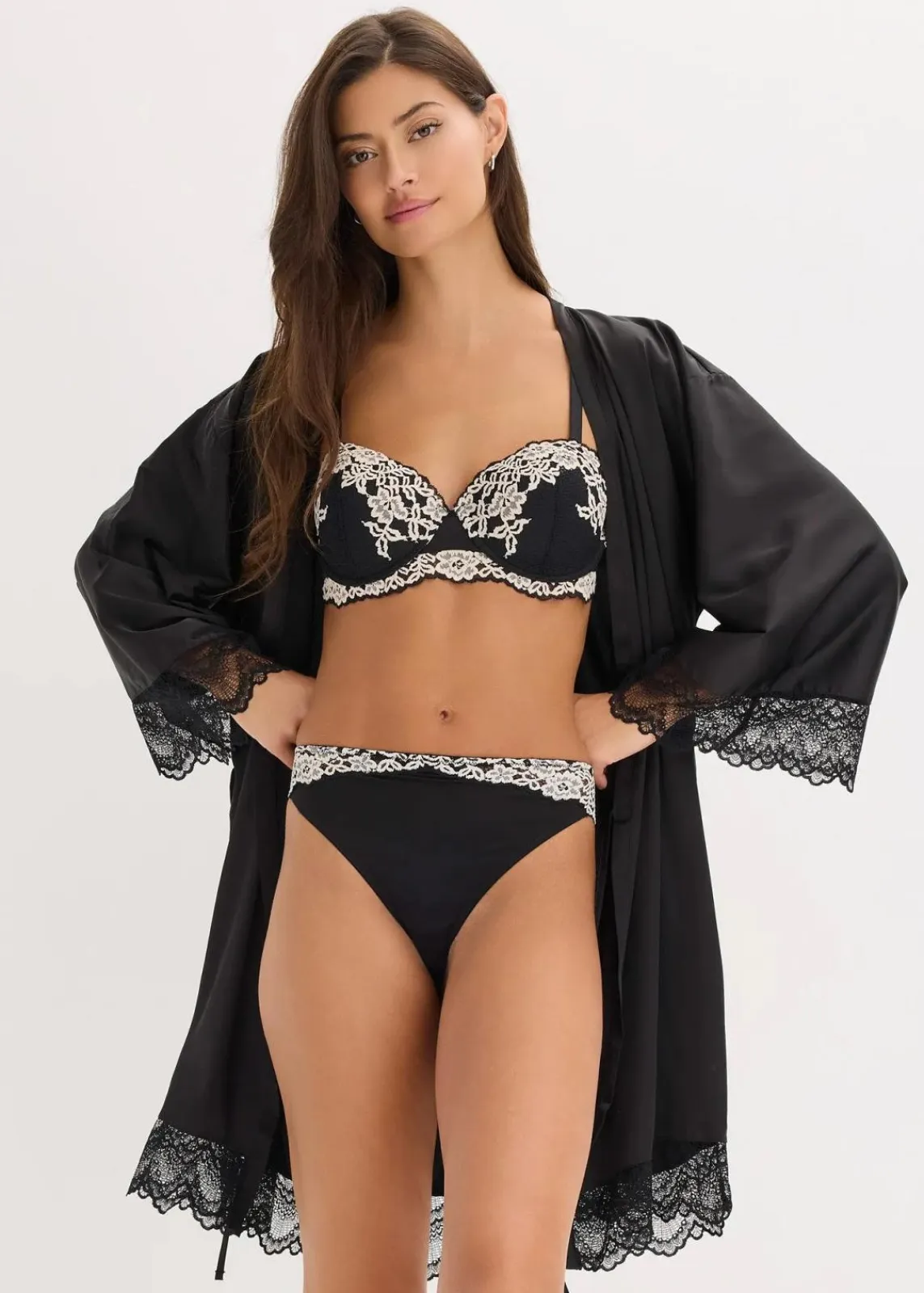 bonprix Wäsche·Dessous|Wäsche·Höschen|Slip aus zweifarbiger Spitze (2er Pack) schwarz/wollweiß + schwarz