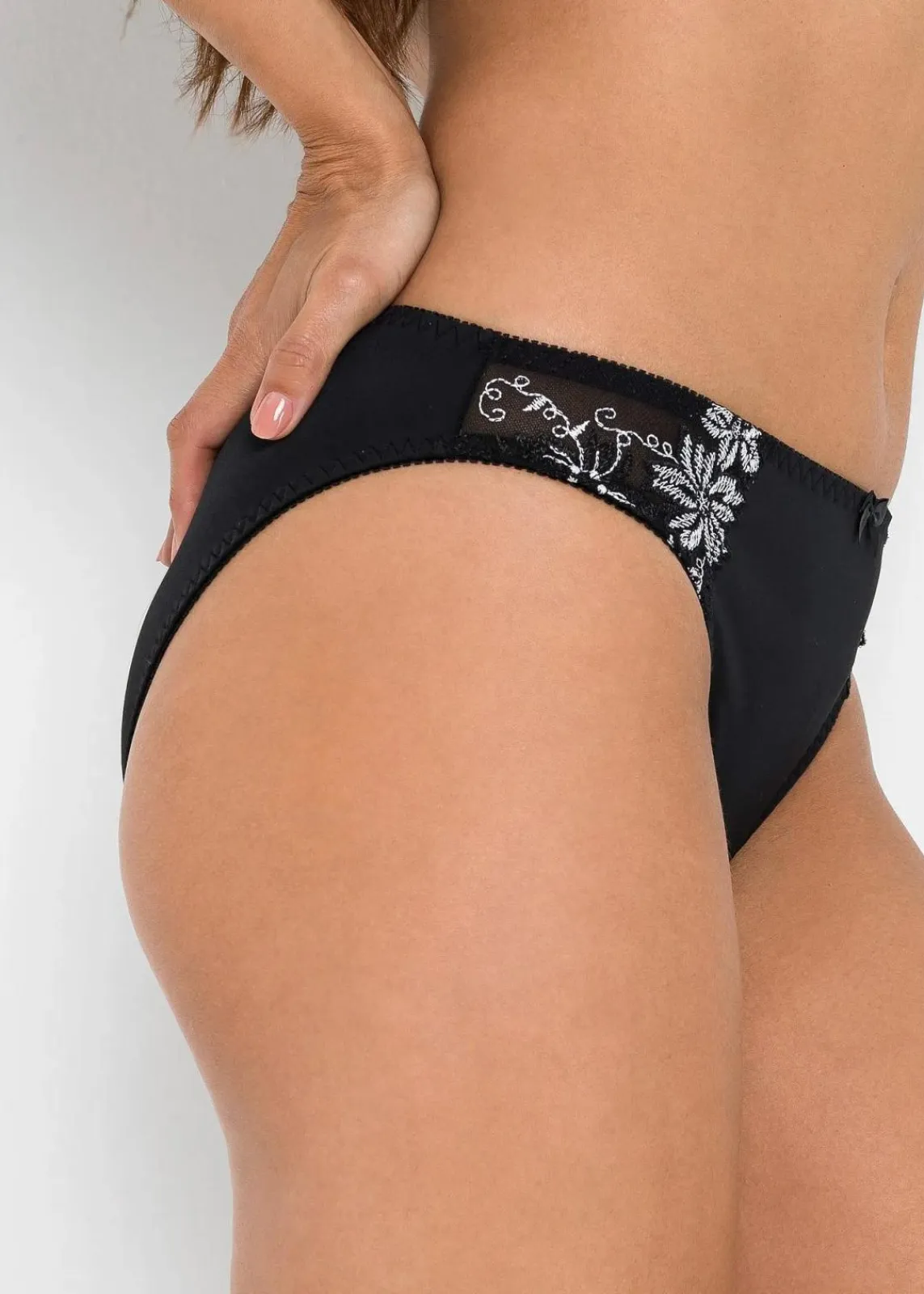 bonprix Wäsche·Dessous|Wäsche·Höschen|Slip mit zarter Stickerei (2er Pack) schwarz+schwarz/weiß