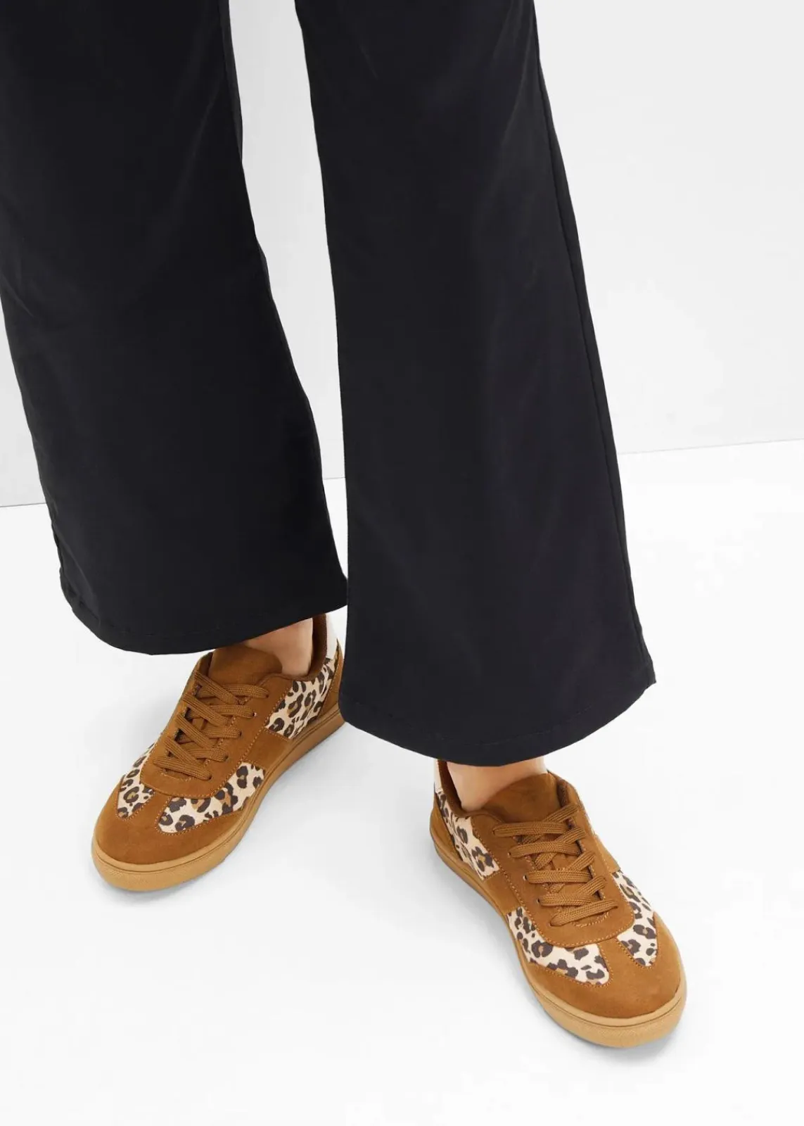 bonprix Sneaker|Sneaker braun leo bedruckt