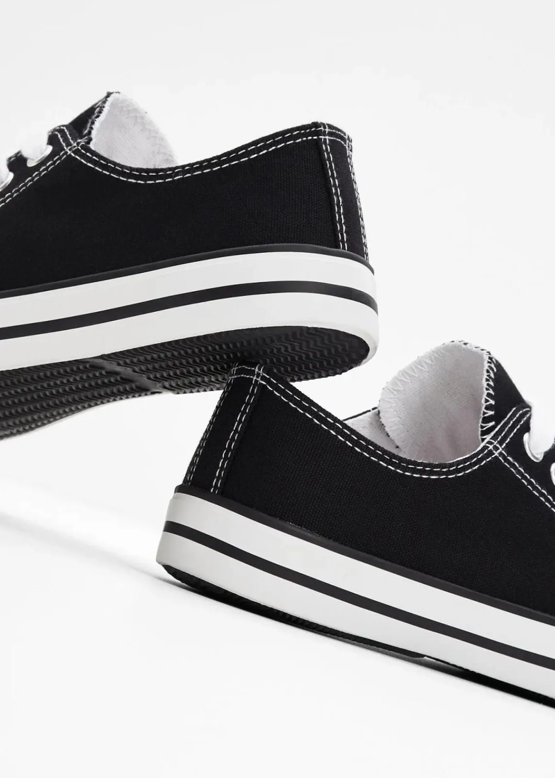 bonprix Sneaker|Sneaker aus Baumwoll-Canvas schwarz