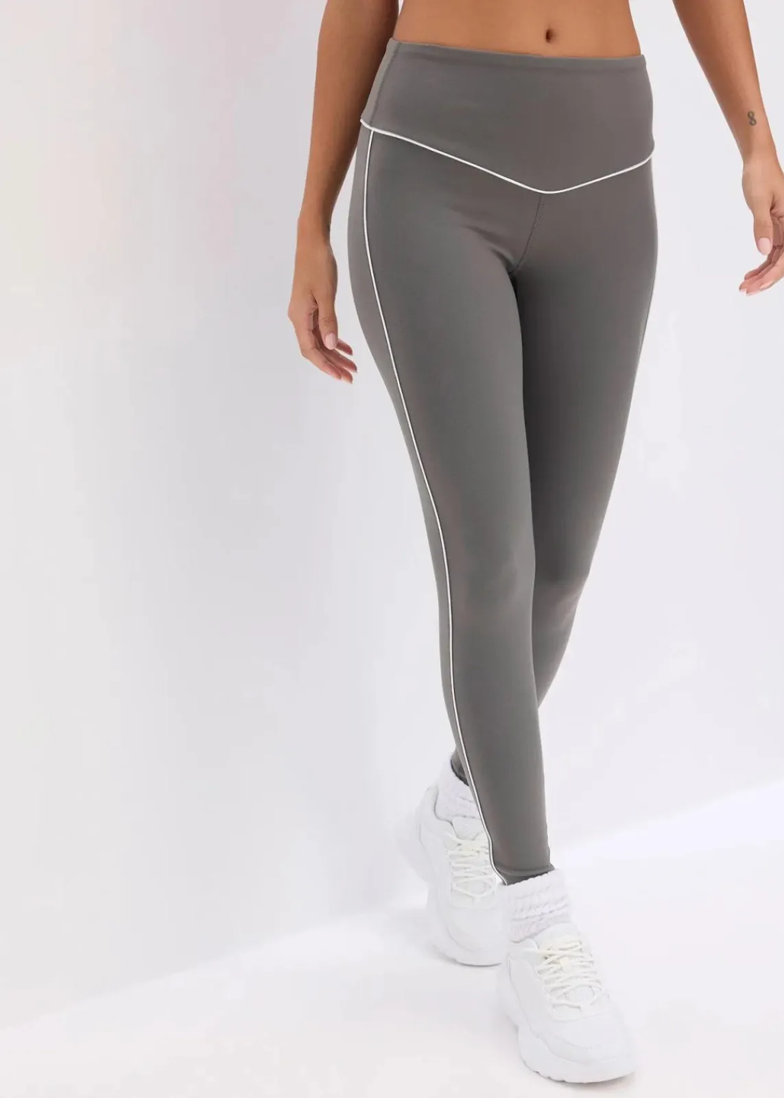 Sport-Leggings aus stabilem Baumwollgriff|bonprix Clearance